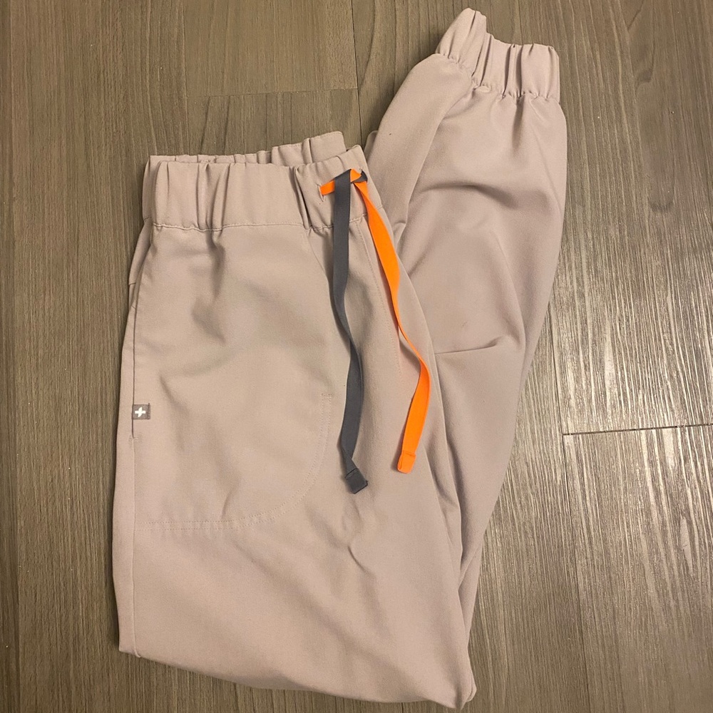 Figs Womens jogger scrub bottoms. Size medium. Lightly worn.